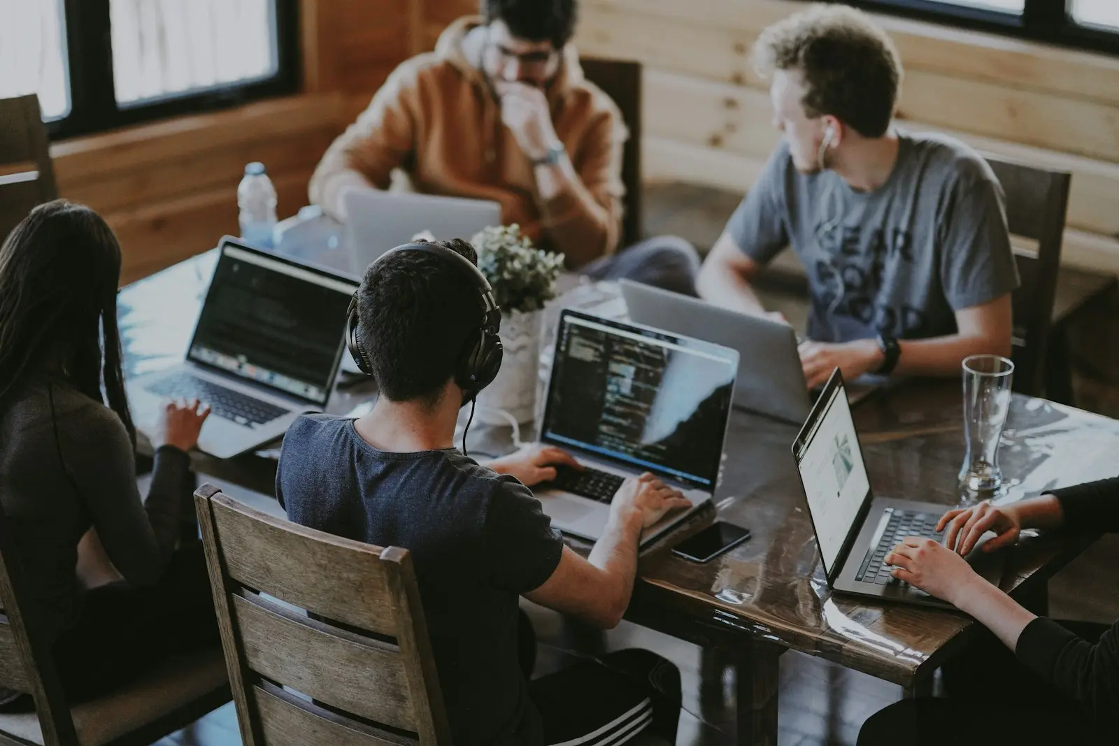Shadow IT: os aplicativos que sua equipe contrata sem avisar